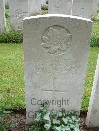 Etaples Military Cemetery - McKerrell, Martin Mungo Mure